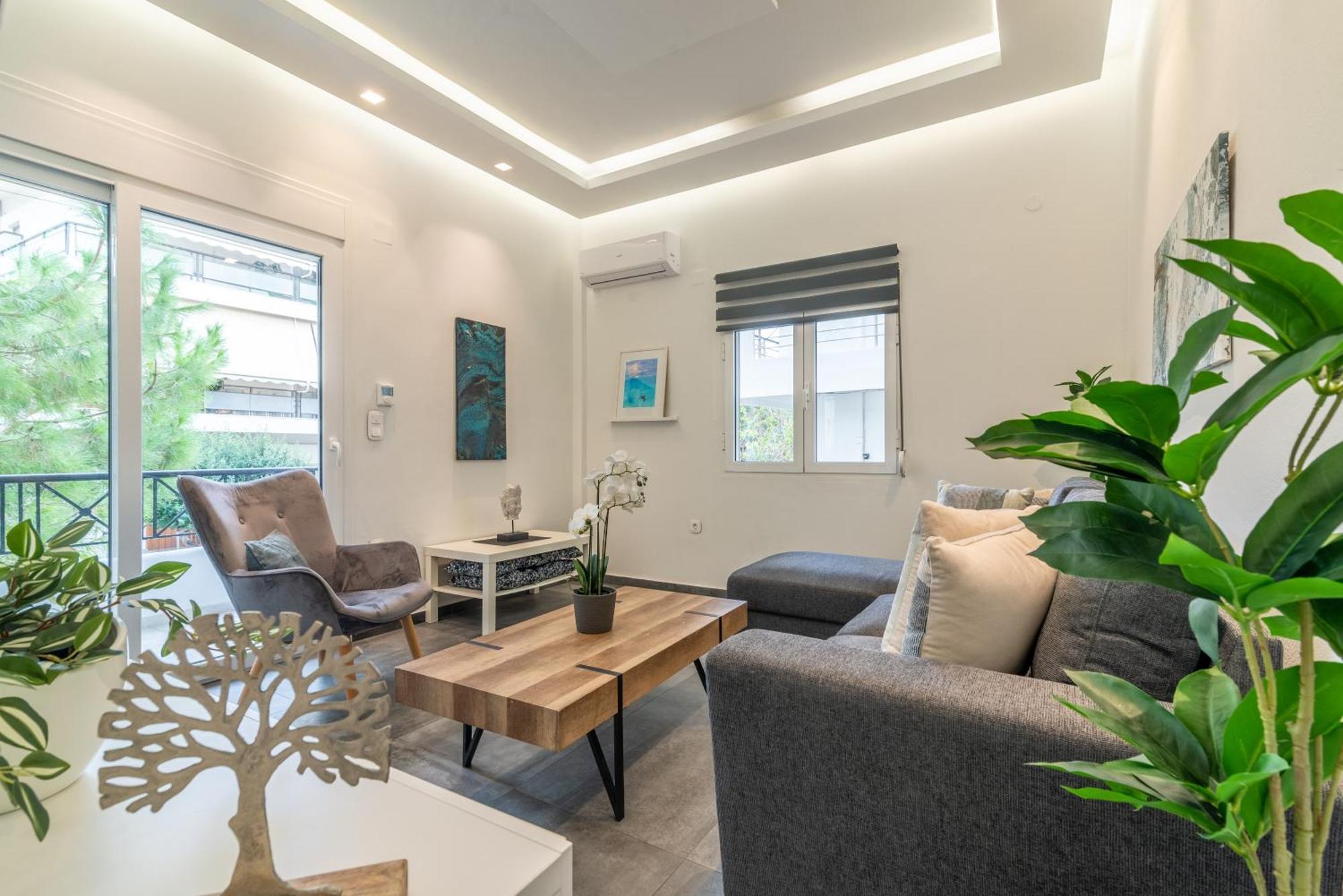 Misty Grey Apartment Near City Centre Ираклион Экстерьер фото