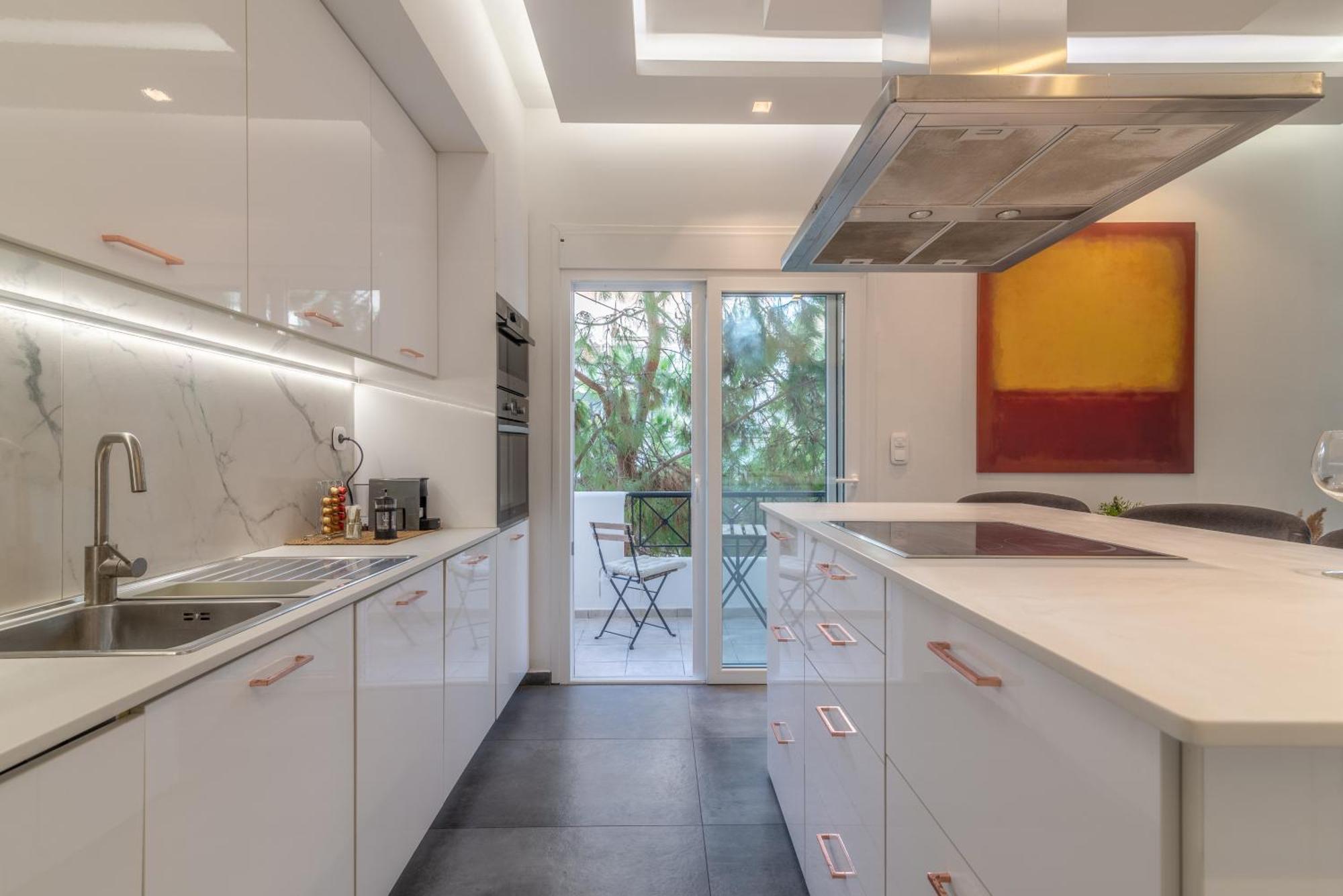 Misty Grey Apartment Near City Centre Ираклион Экстерьер фото