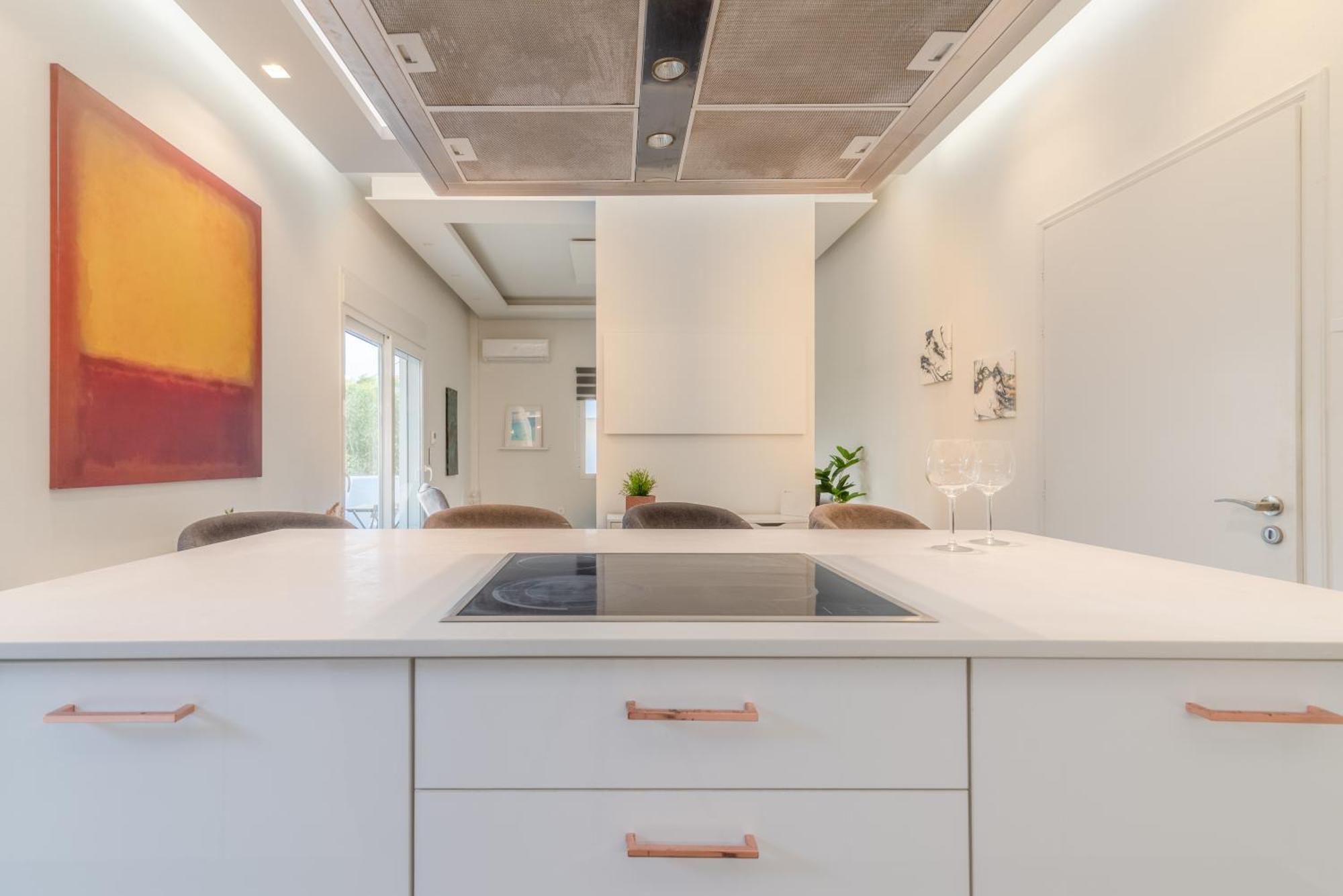 Misty Grey Apartment Near City Centre Ираклион Экстерьер фото